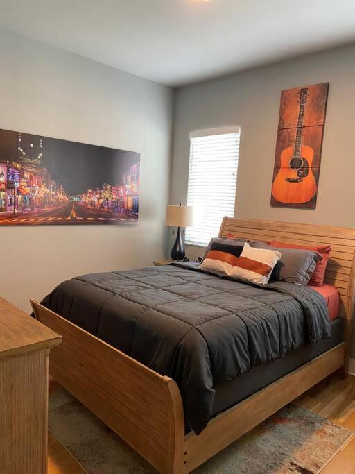 Impressive Townhouse Apartment Nashville