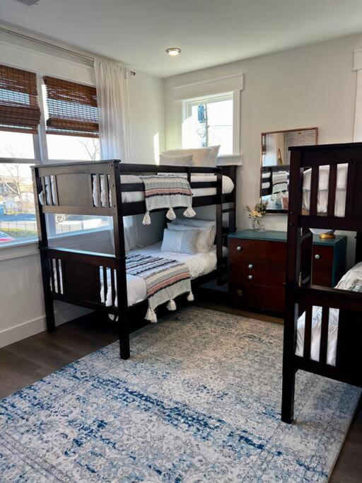 Holiday home Brand New Downtown Home!