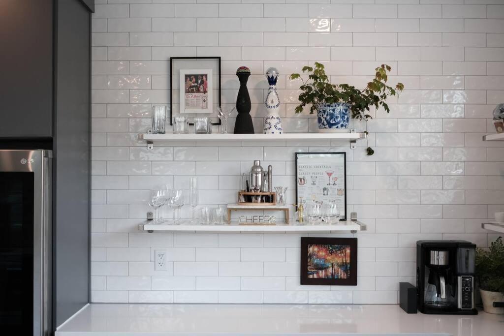 Brand New Downtown Home! Holiday home