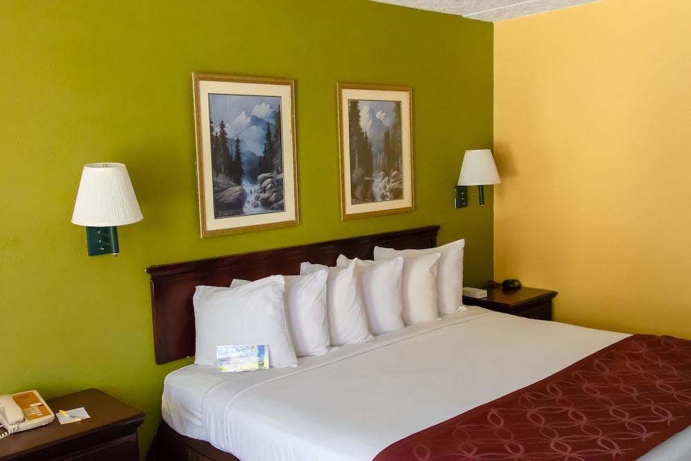 Hotel Days By Wyndham Saint Thomas West Hospital