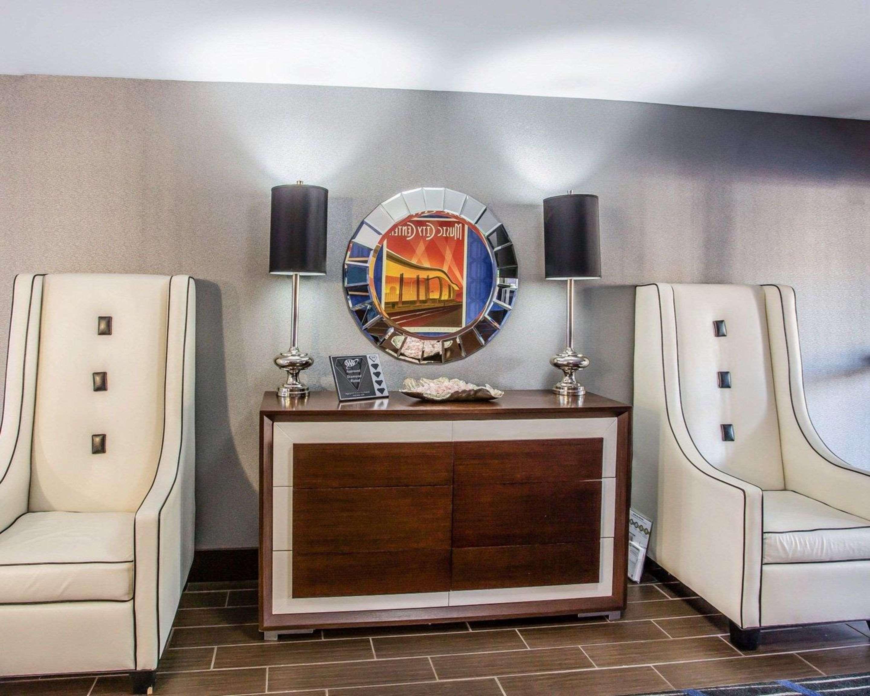 Hotel Quality Airport 3*