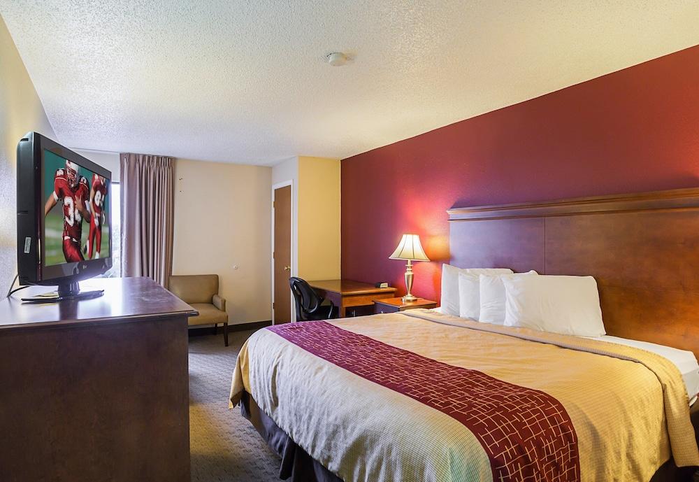 Red Roof - Music 2* Nashville