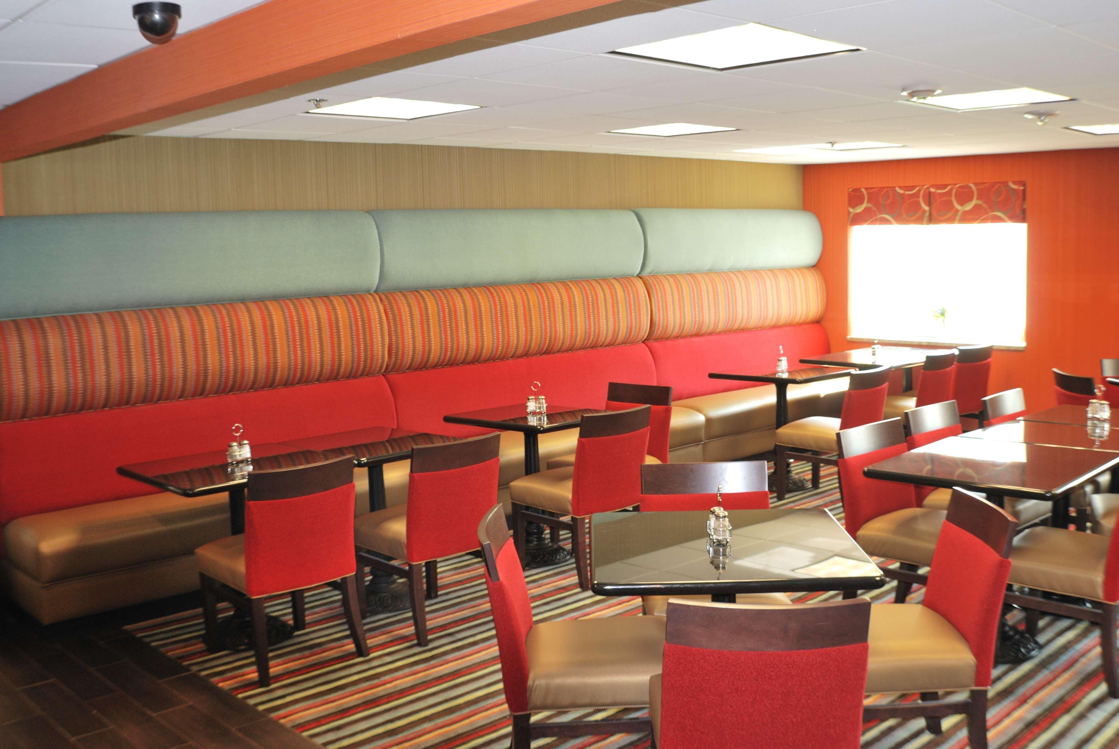 Holiday Express W-i40 By Ihg Hotel 3*