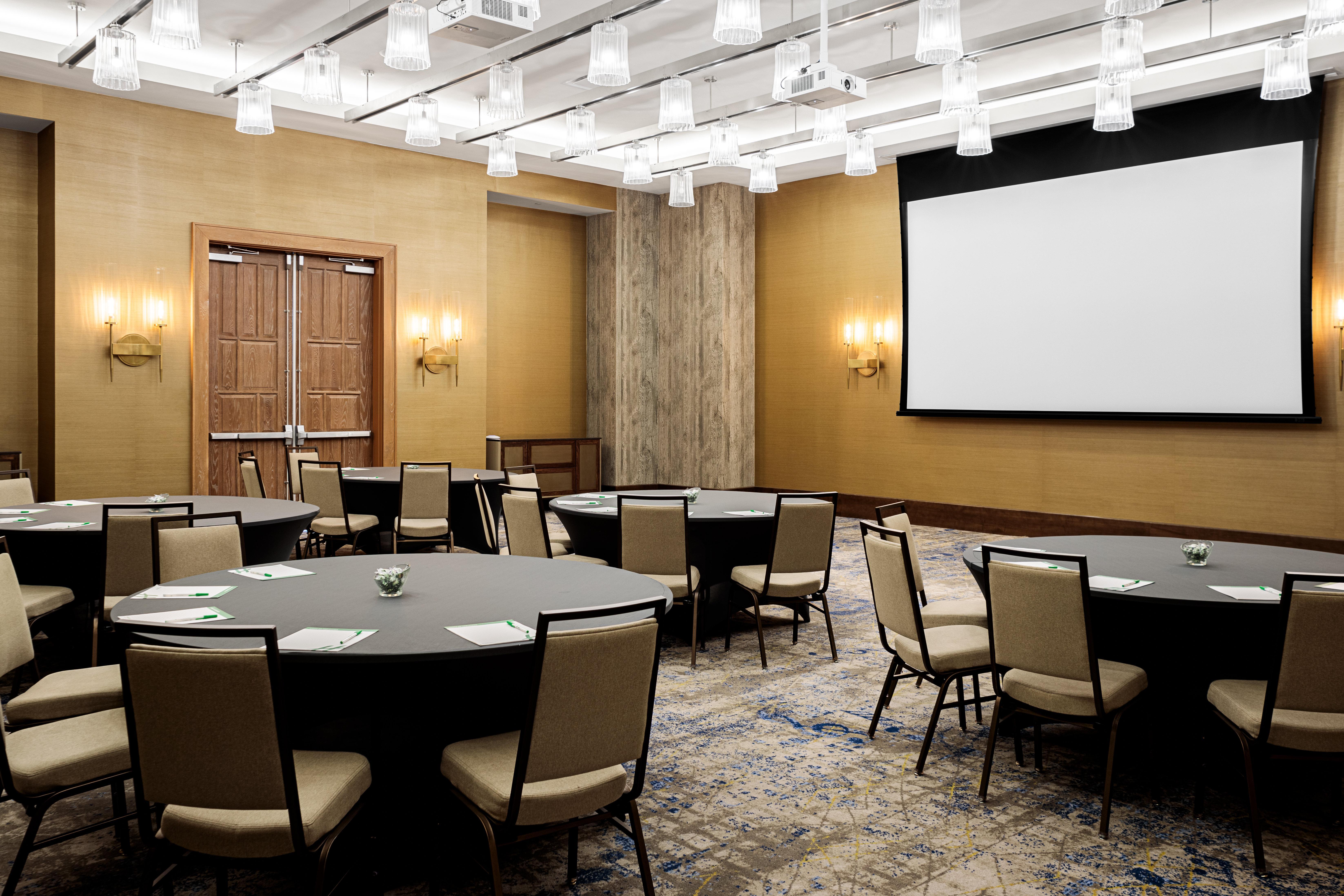 Holiday Inn & Suites Nashville Downtown - Broadway By Ihg 3* Nashville