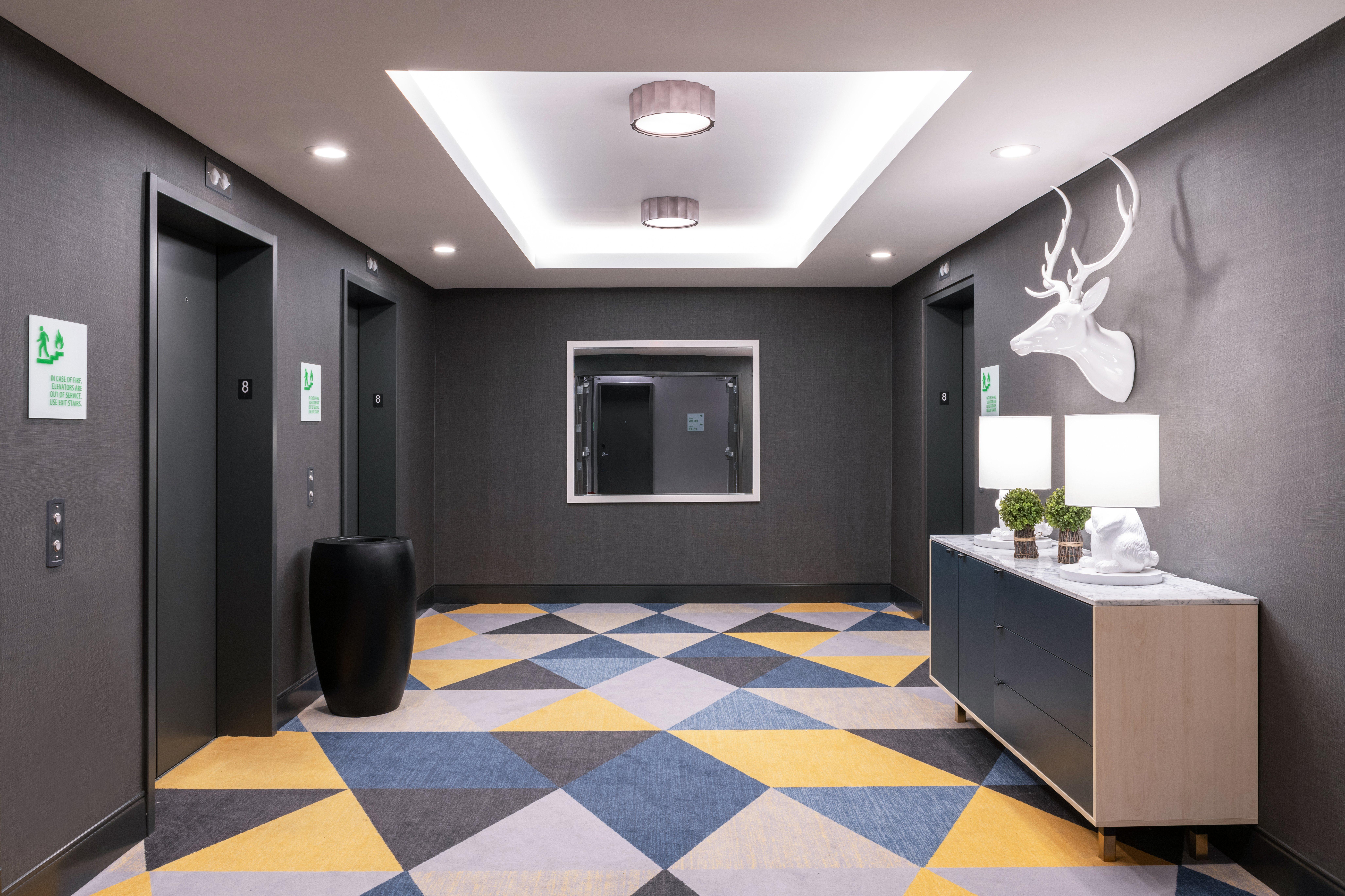 Holiday Inn & Suites Nashville Downtown - Broadway By Ihg 3*