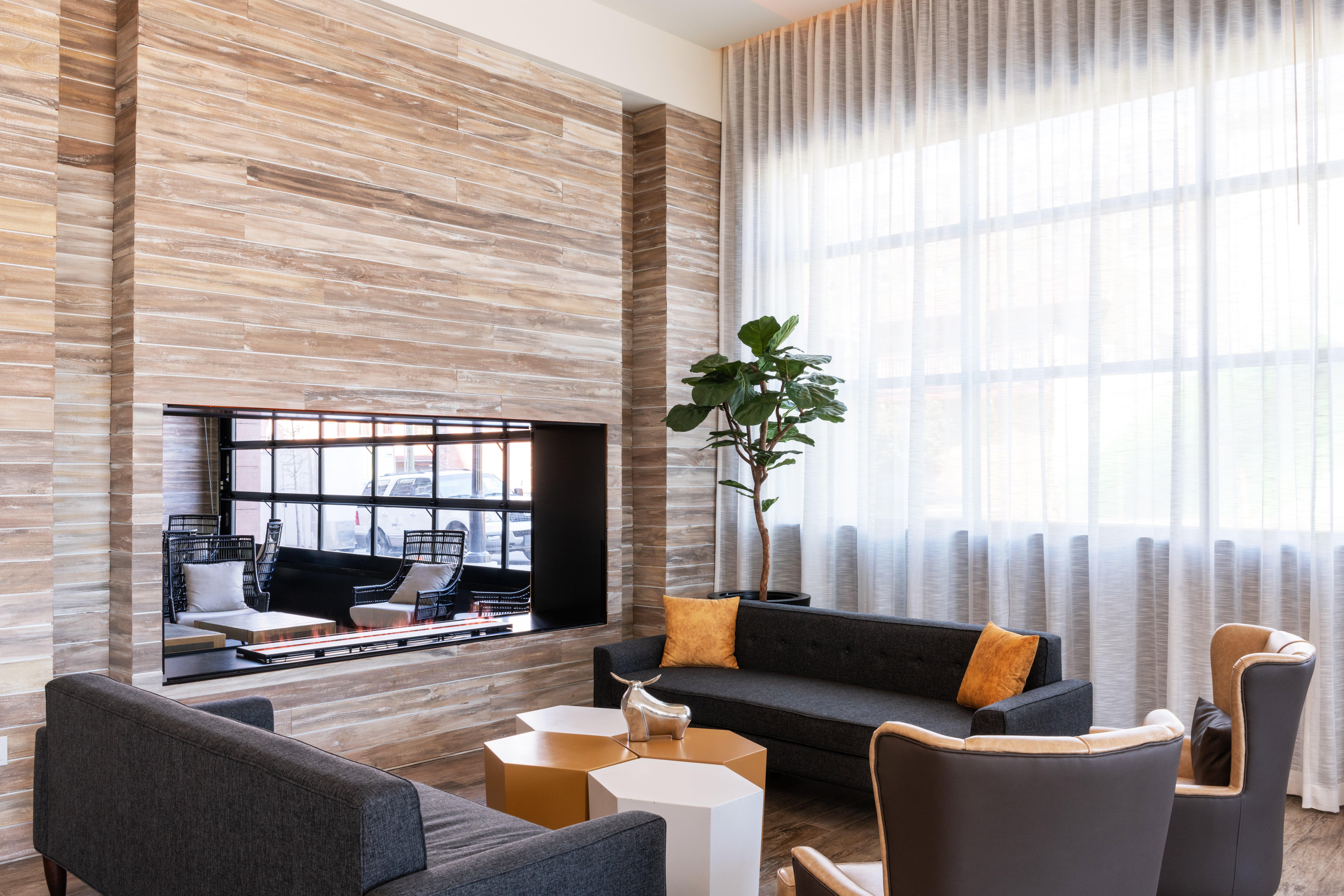 Holiday Inn & Suites Nashville Downtown - Broadway By Ihg Hotel Nashville