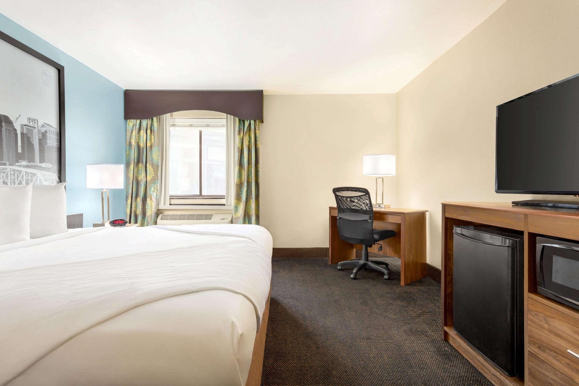 Luxe Hotel 2*