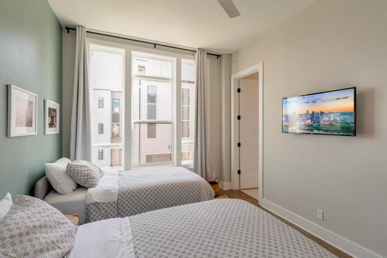 Mega - 24 Beds And Karaoke * Nashville