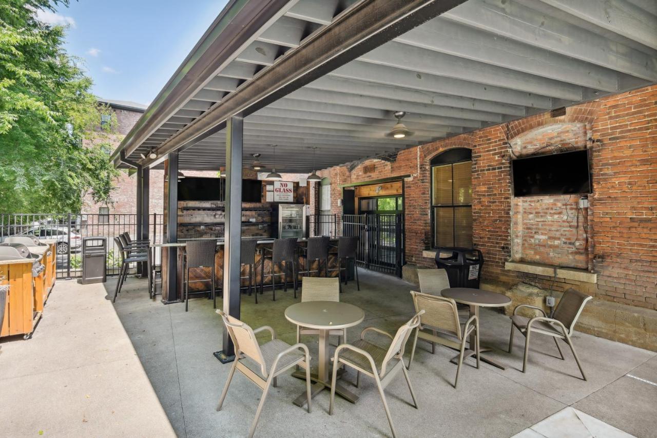 Apartment With Pool Access 2 Mi To Downtown Nashville! *