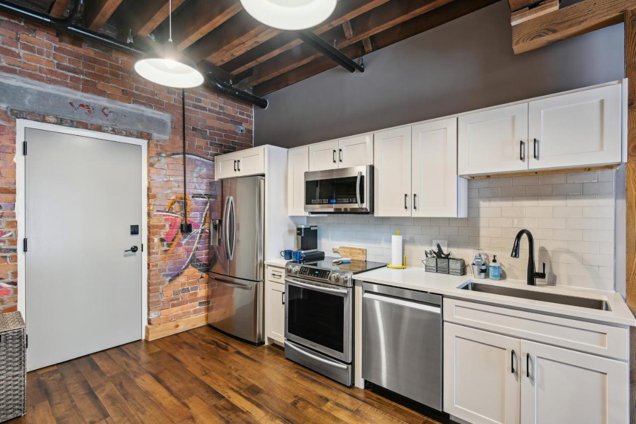 Apartment With Pool Access 2 Mi To Downtown Nashville! *