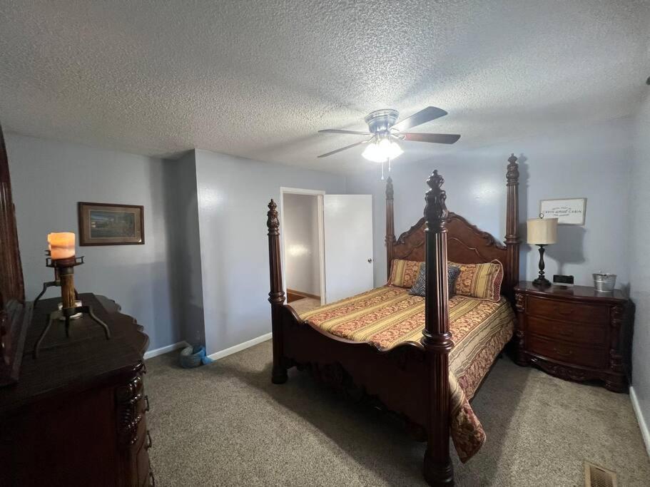 Log Close To Percy Preist Apartment Nashville