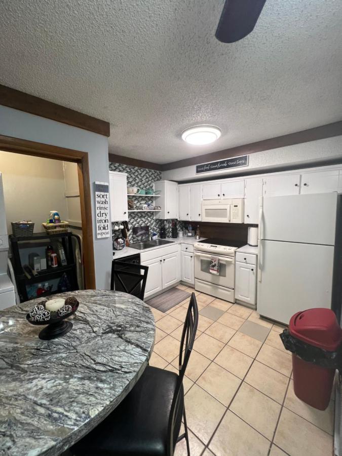 Log Close To Percy Preist Apartment Nashville