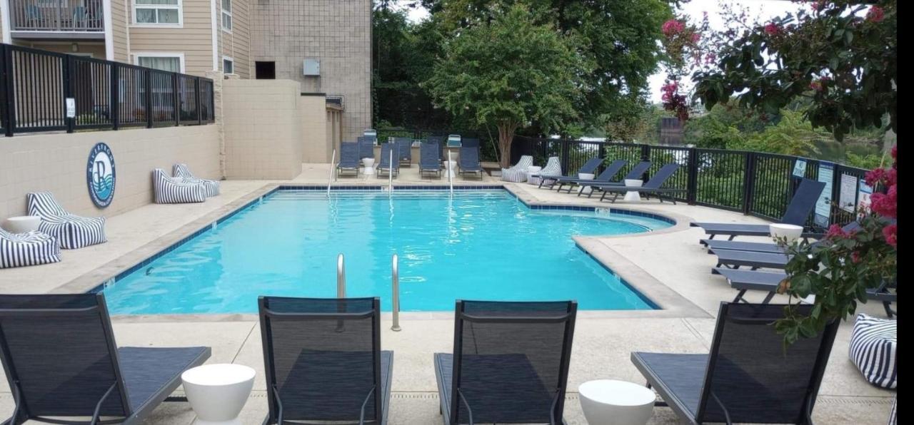New Listing! Gorgeous Downtown Walk To On The River #3 Aparthotel *