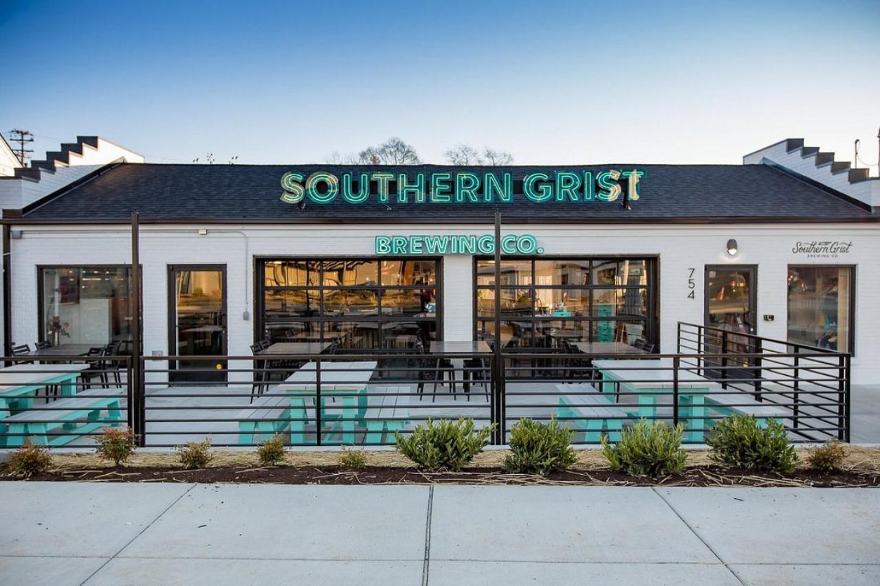 Hip New Near Broadway And Trendy East Nash With 5 Beds * Nashville