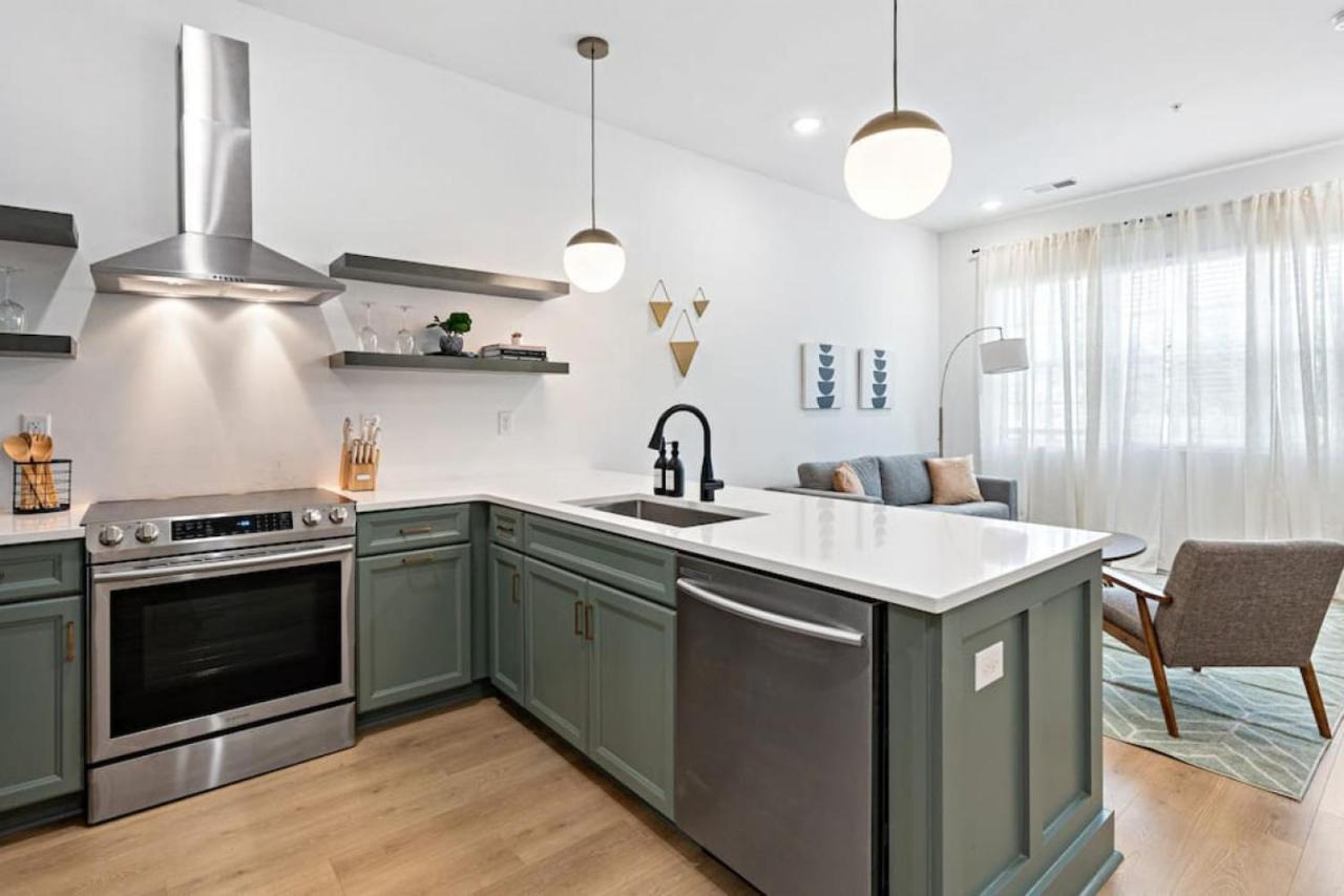 Luxury Design, Close To Broadway - 4 Beds, 2 Bedrm *