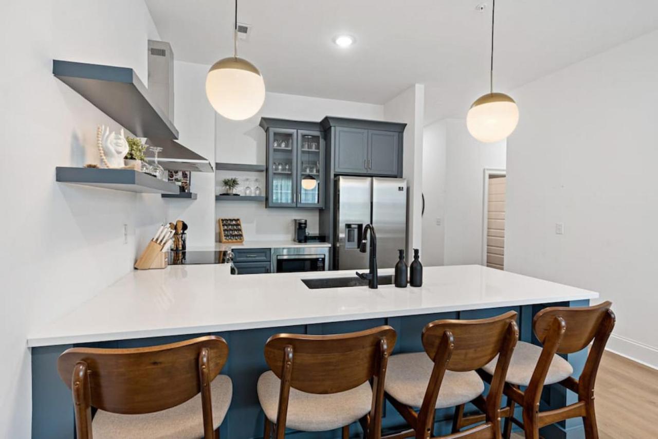 Chic 5 Bed, 2 Bedroom Free Parking - 3 Miles To Broadway Apartment