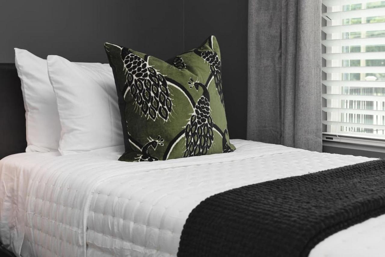 Apartment Chic 4 Bedroom, 7 Beds - Walk To Restaurants