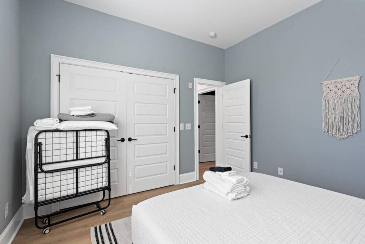 Hip New Near Broadway And Trendy East Nash With 5 Beds Apartment *