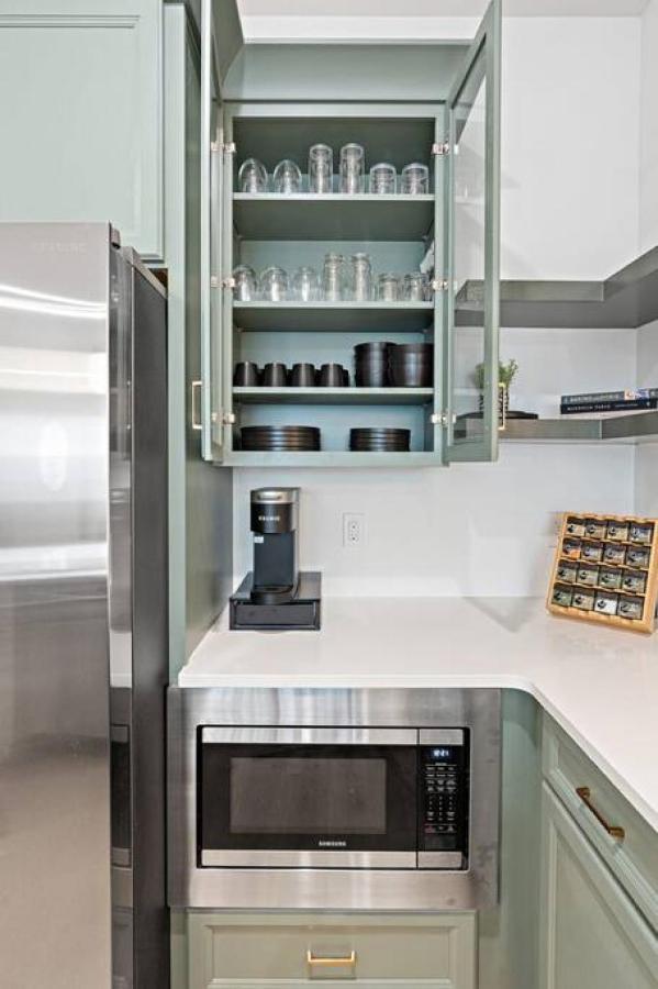 Cozy Modern 4 Beds, 2 Bedrooms -free Parking Apartment *