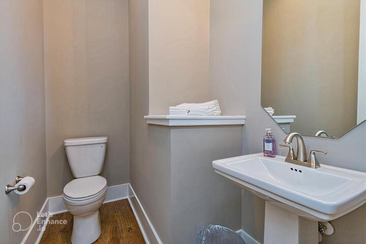 The Painted Muse I Stylish 3br With Rooftop Hot Tub In East Holiday home *