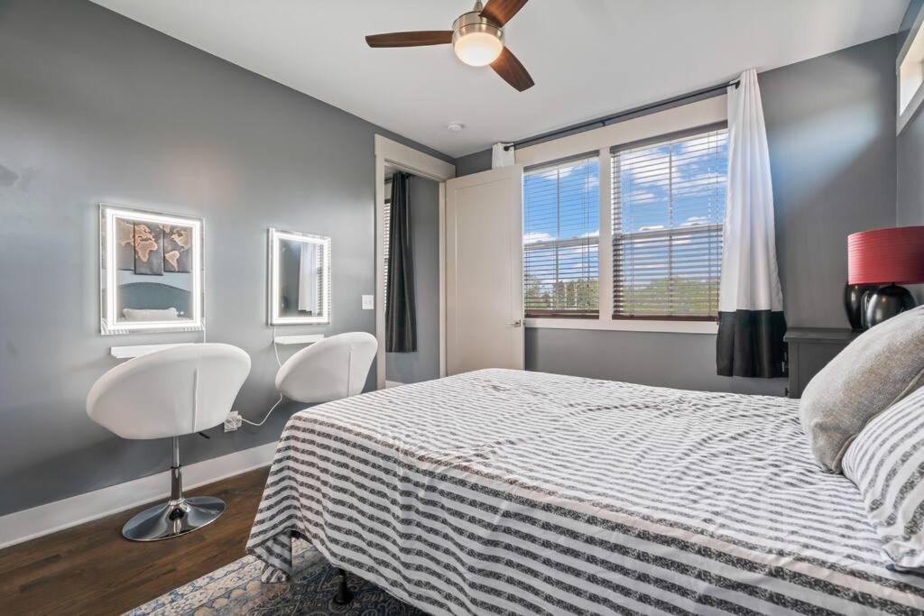 King Bed, Balcony, Covered Patio & Firepit! 8 Minutes From Broadway * Nashville