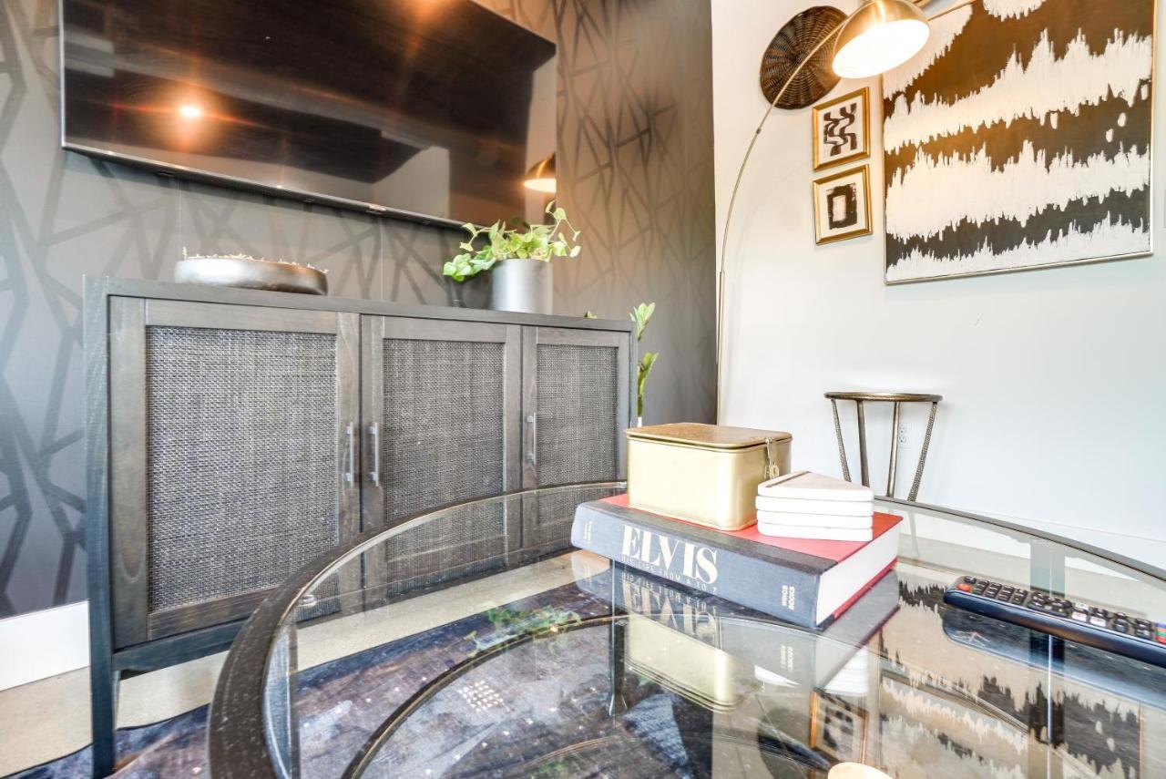 Modern About 5 Mi To Downtown! *