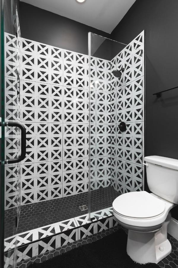 Near Downtown Broadway & Stadium - Free Parking Apartment Nashville