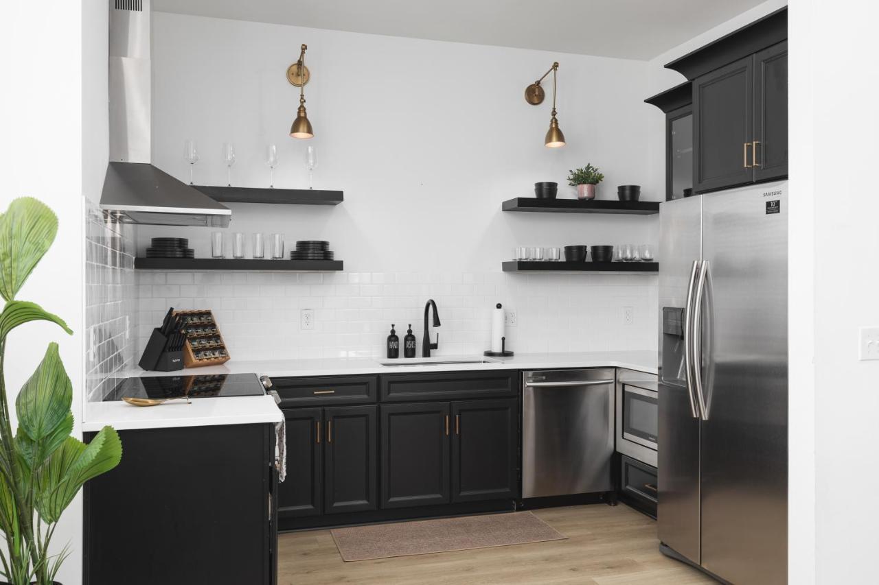 Near Downtown Broadway & Stadium - Free Parking Apartment