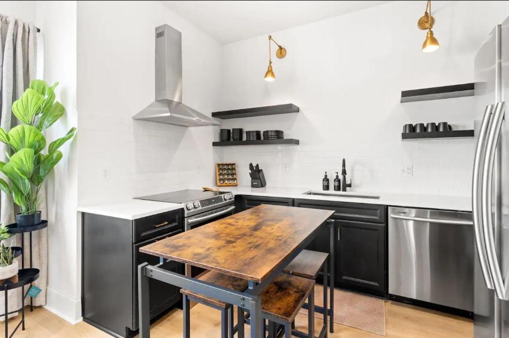 Apartment Near Downtown Broadway & Stadium - Free Parking Nashville