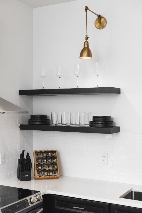 Near Downtown Broadway & Stadium - Free Parking Apartment *