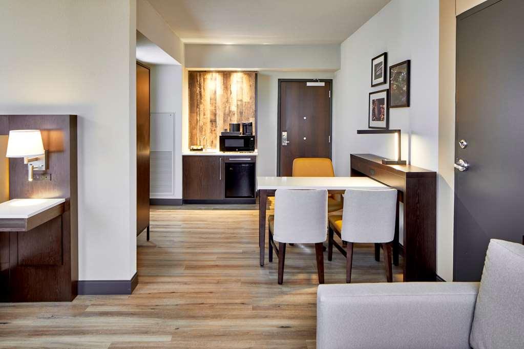 Embassy By Hilton Downtown Hotel Nashville