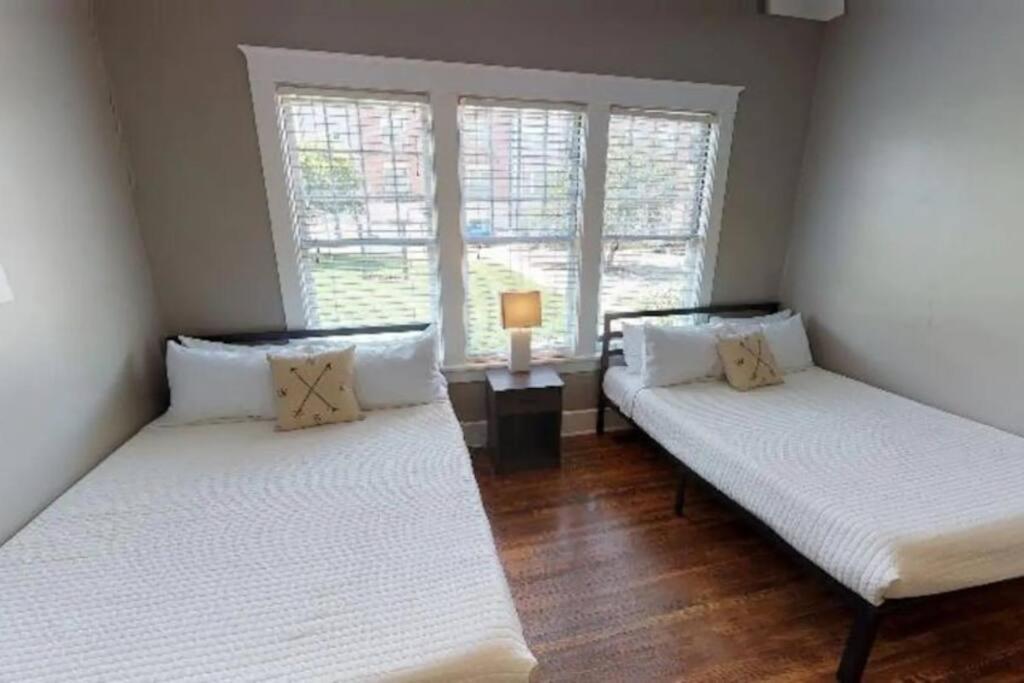 Large Group Downtown - Westend Holiday home *