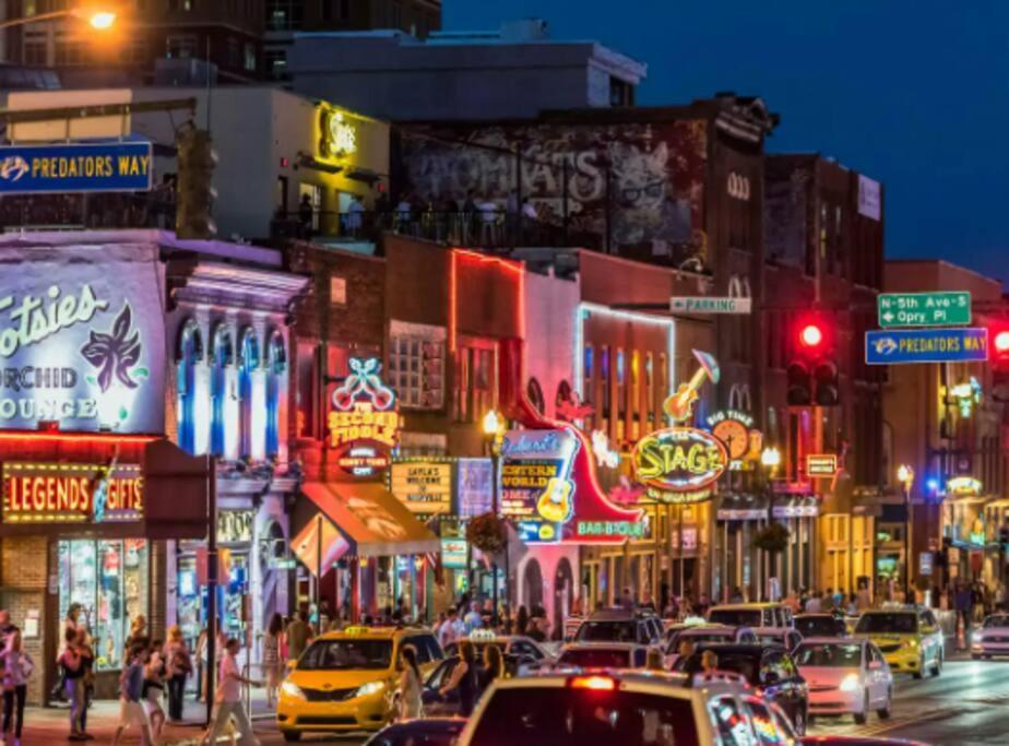 Large Group Downtown - Westend * Nashville