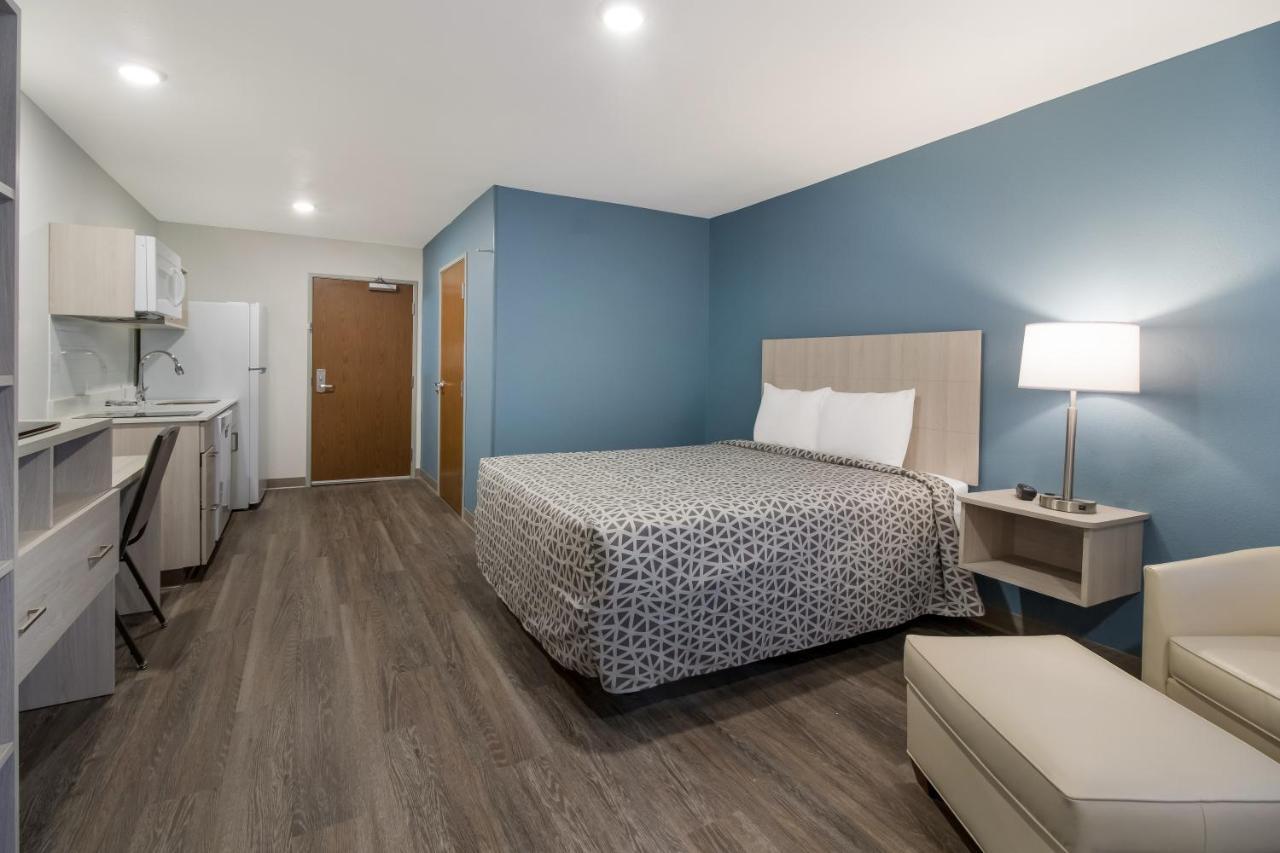 Woodspring Hermitage - Airport Hotel
