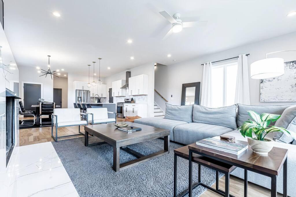 Villa Downtown & Skyline Views *