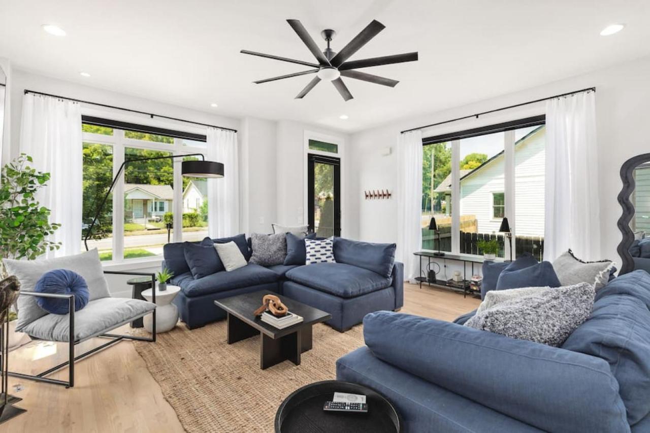 Huge Rooftop Patio At Stunning Spacious House Nashville