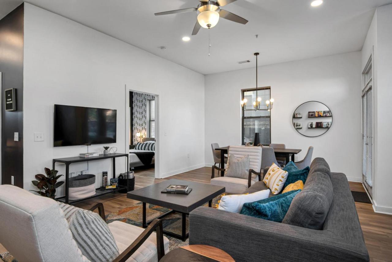 Walk To Vanderbilt And Belmont - Shuffle Board And Free Parking Holiday home