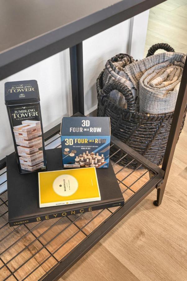 Walk To Vanderbilt And Belmont - Shuffle Board And Free Parking