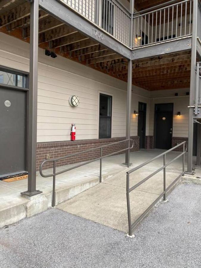 Walk To Vanderbilt And Belmont - Shuffle Board And Free Parking Holiday home