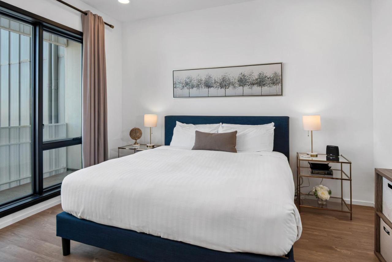 Gulch With Pool Gym Private Patio & Garage Holiday home