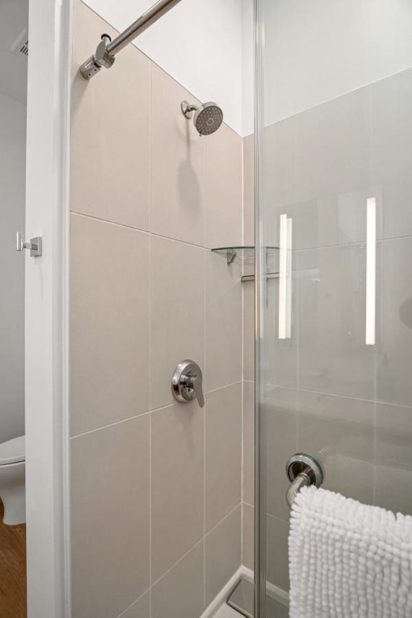 Upscale Cozy With Pool, Patio, Parking Nashville