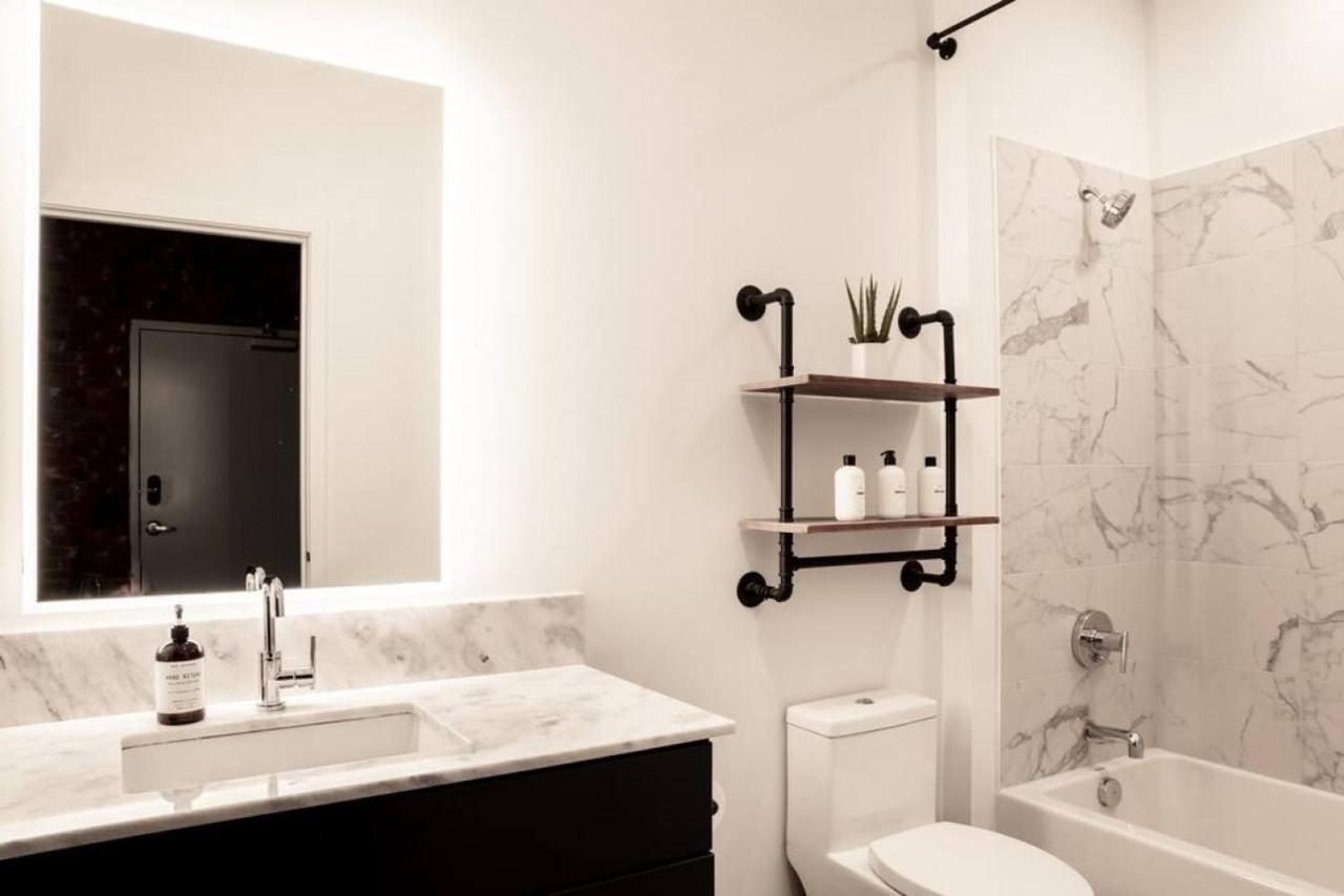 Apartment Stunning River View Walk To Downtown Rooftop Patio *