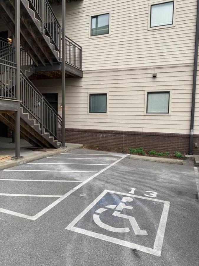 Walk To Vanderbilt And Belmont - Shuffle Board And Free Parking