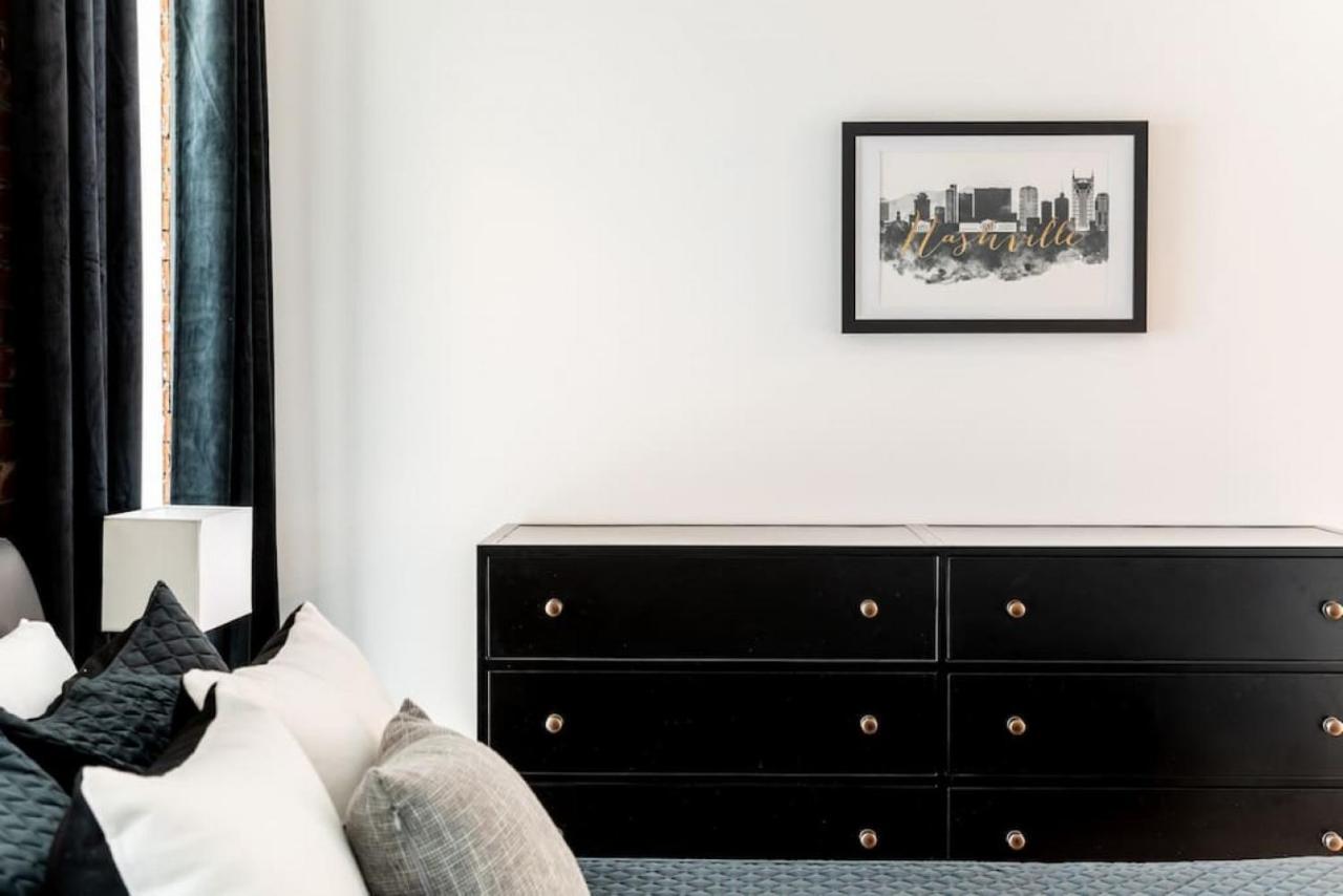 Apartment Stunning River View Walk To Downtown Rooftop Patio Nashville