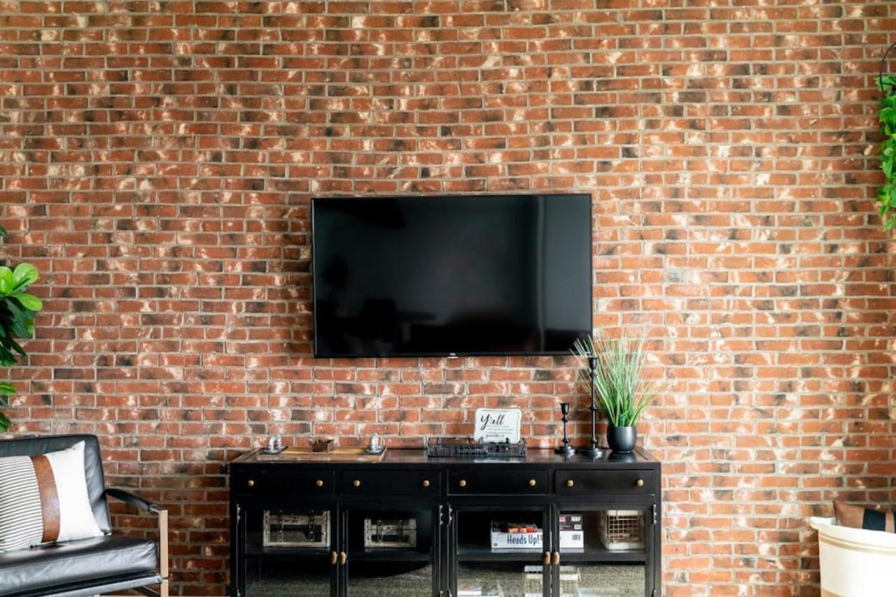 Stunning River View Walk To Downtown Rooftop Patio Apartment Nashville