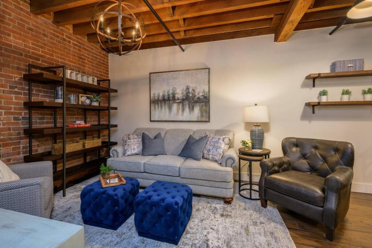 Regal Retreat In Pool Gym Free Parking *