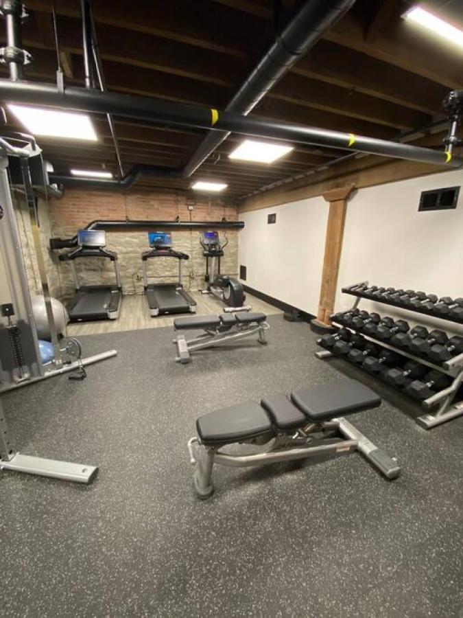 Holiday home Regal Retreat In Pool Gym Free Parking Nashville