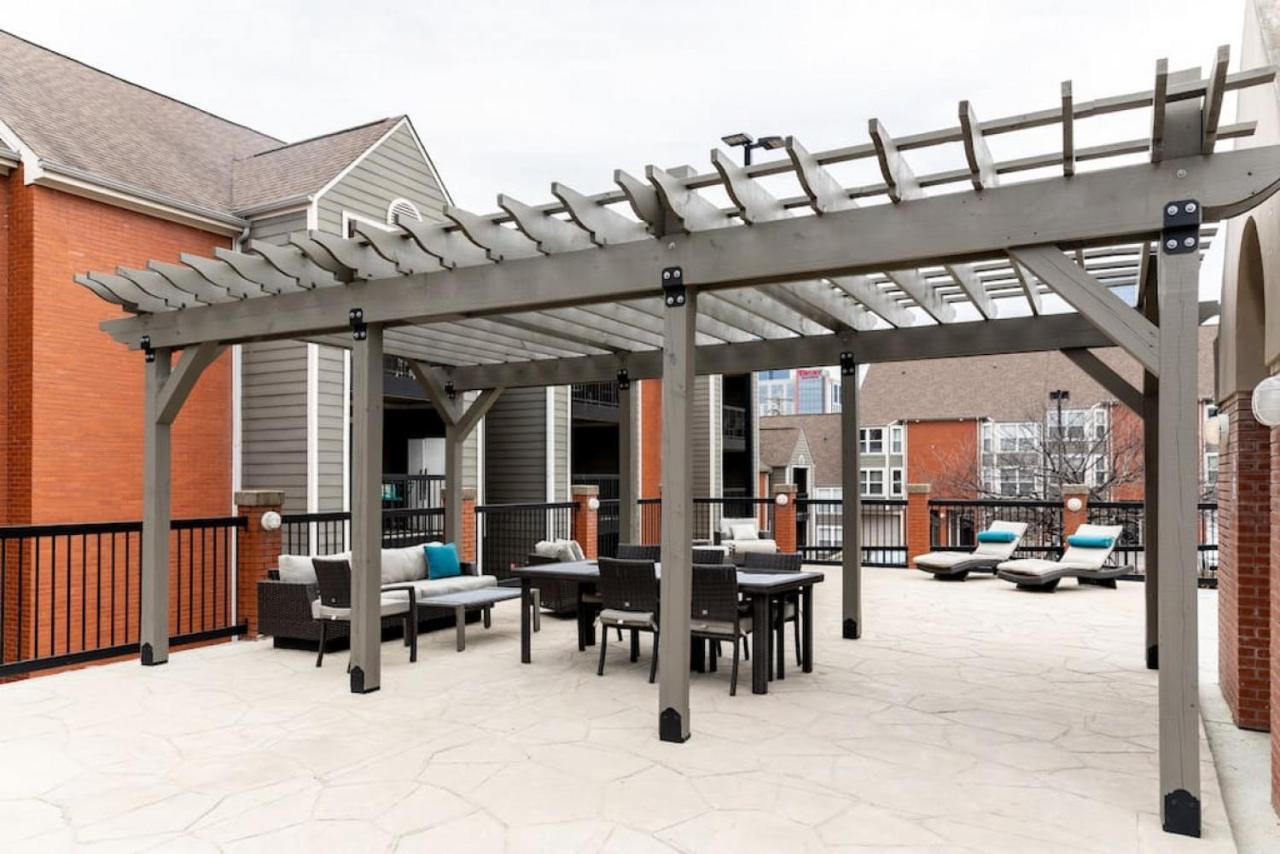 Stylish Downtown 3 Beds, 1 Bedroom With Private Patio, Parking Apartment Nashville