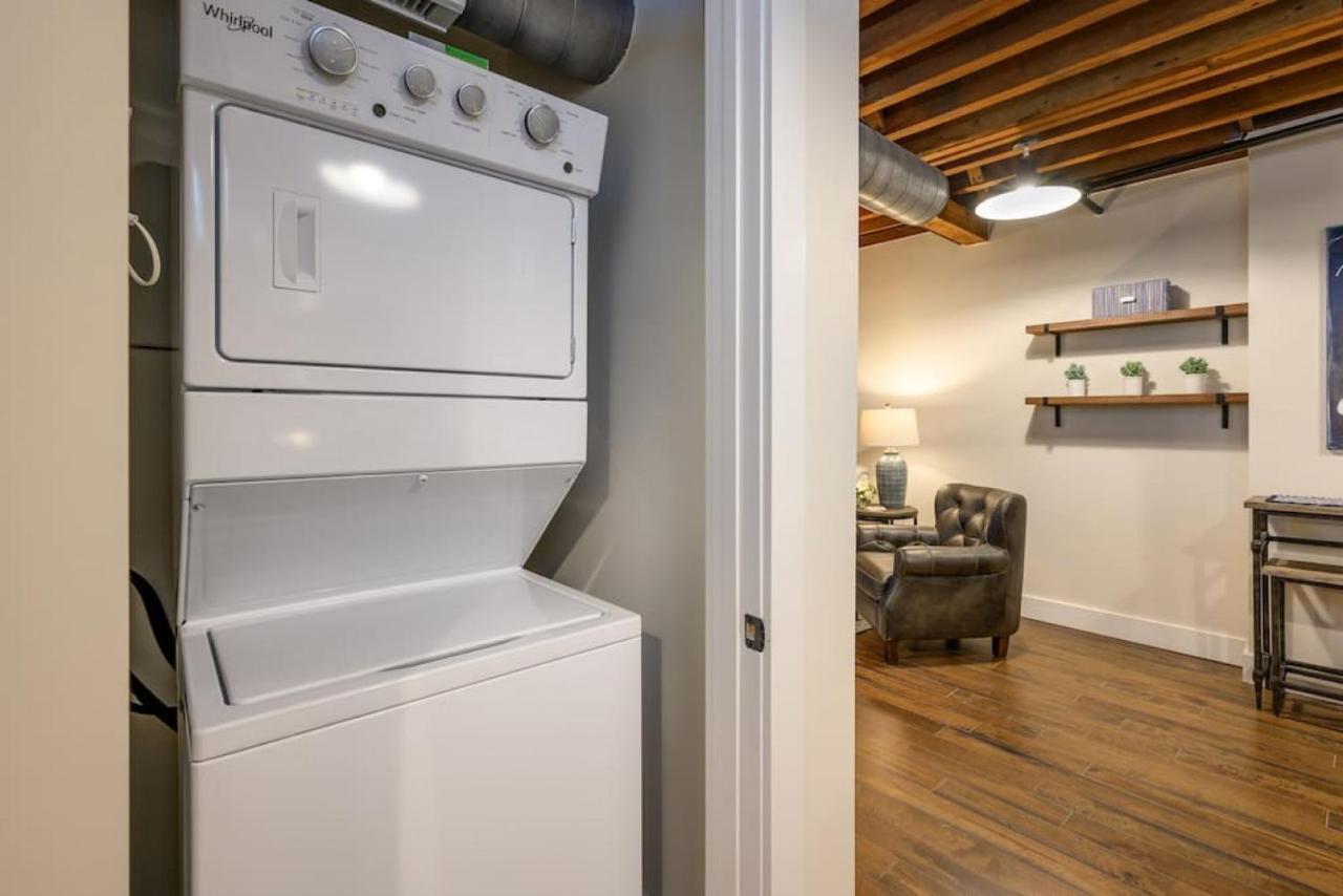 Regal Retreat In Pool Gym Free Parking Holiday home Nashville