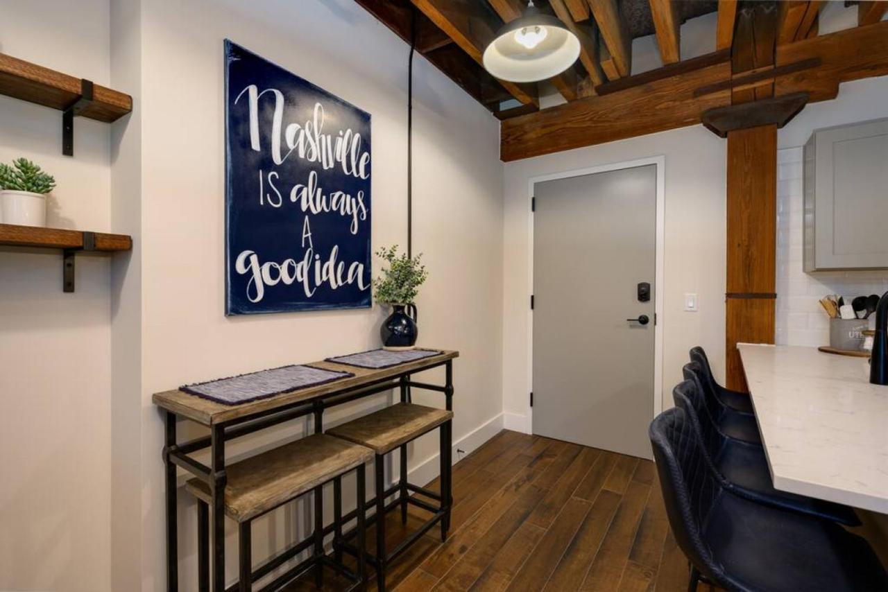 Regal Retreat In Pool Gym Free Parking * Nashville